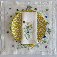 Load image into Gallery viewer, Spring Circle Floral Napkin & Placemat (Set)