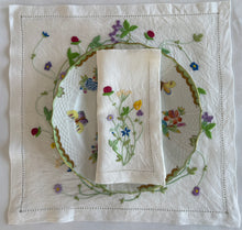 Load image into Gallery viewer, Spring Circle Floral Napkin & Placemat (Set)