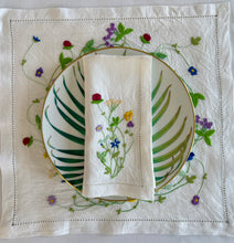 Load image into Gallery viewer, Spring Circle Floral Napkin & Placemat (Set)